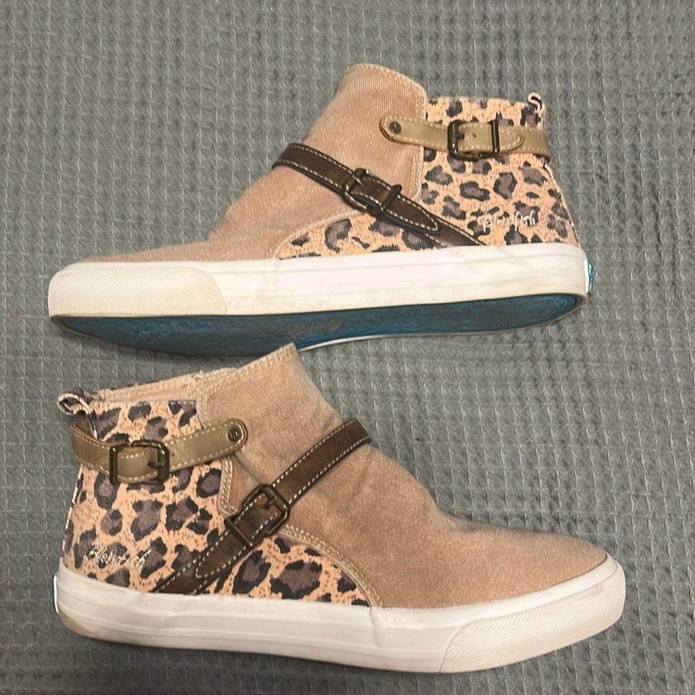 Women’s size 8 shoes